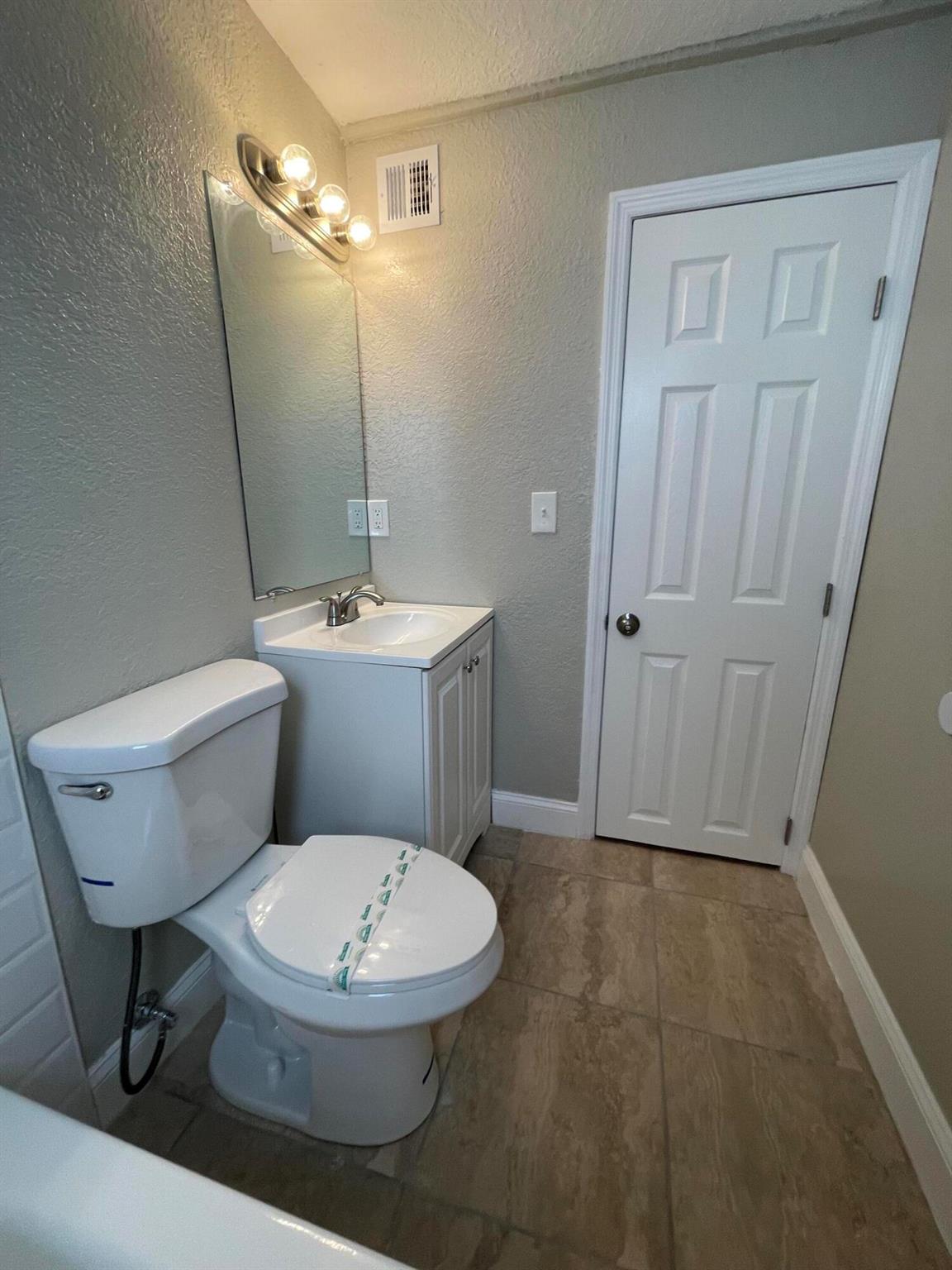 H J KINCY'S SUBDIVISION - Residential Lease