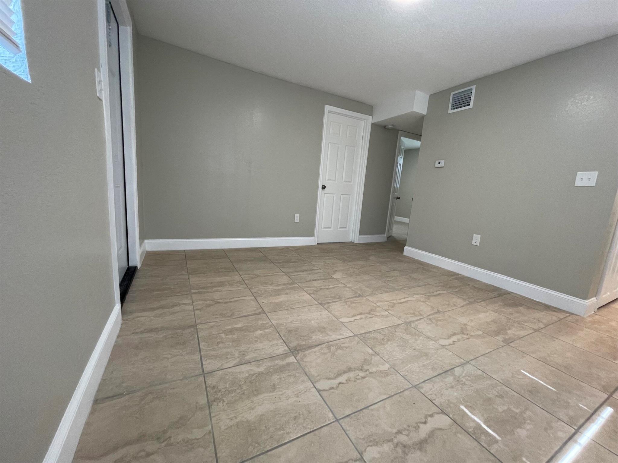 H J KINCY'S SUBDIVISION - Residential Lease