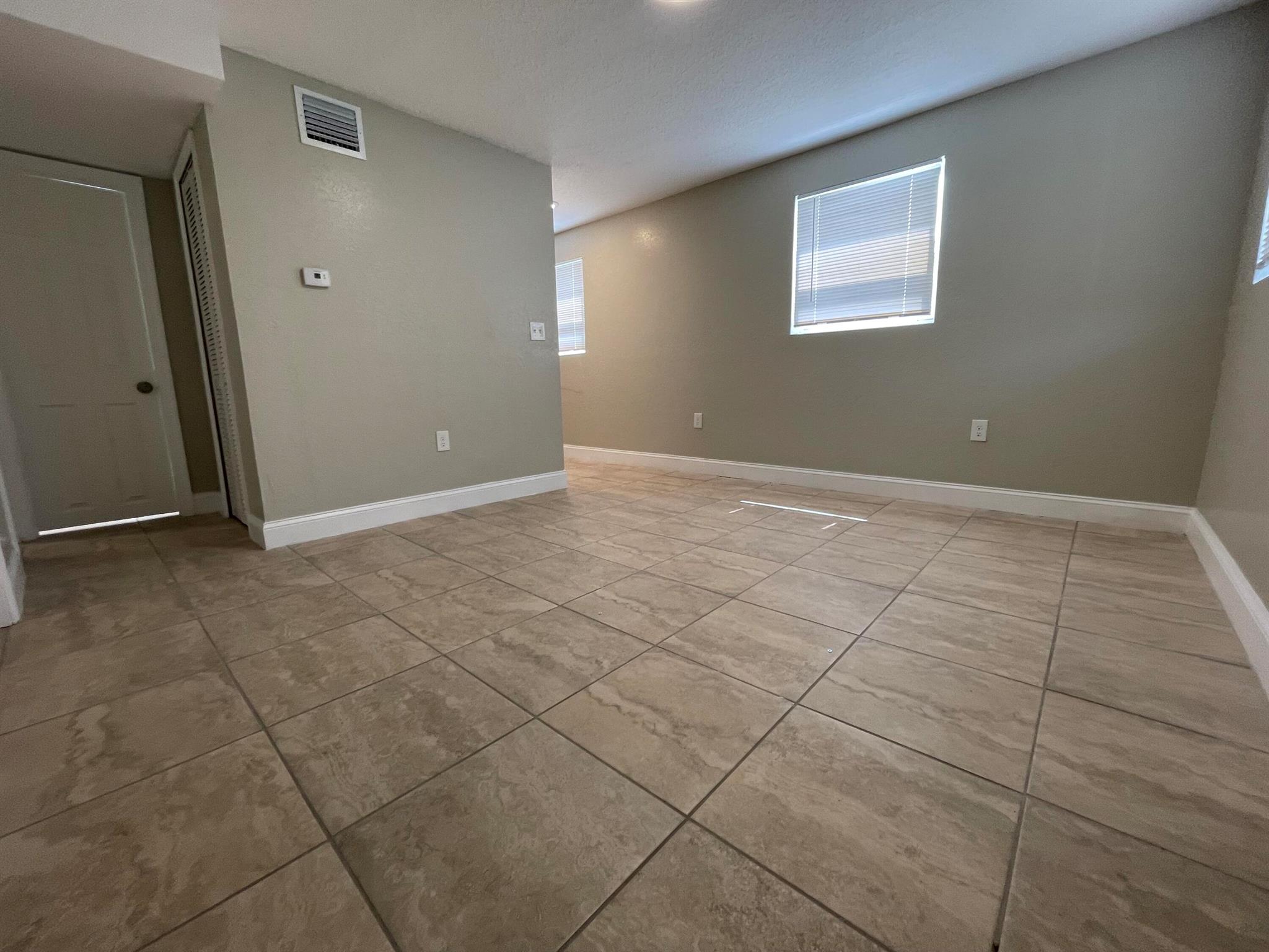 H J KINCY'S SUBDIVISION - Residential Lease