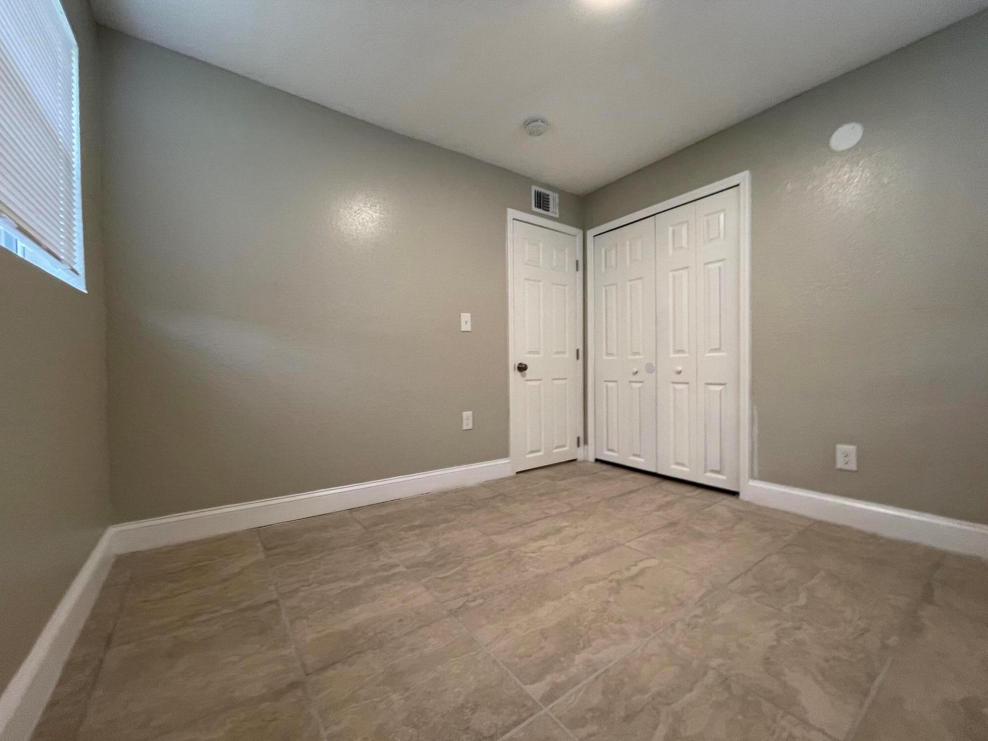 H J KINCY'S SUBDIVISION - Residential Lease