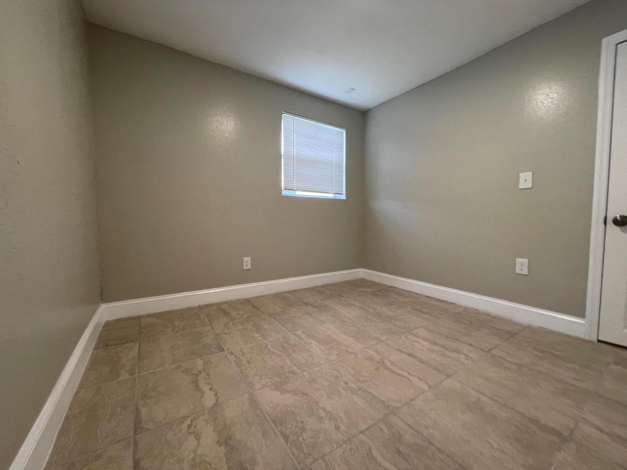 H J KINCY'S SUBDIVISION - Residential Lease