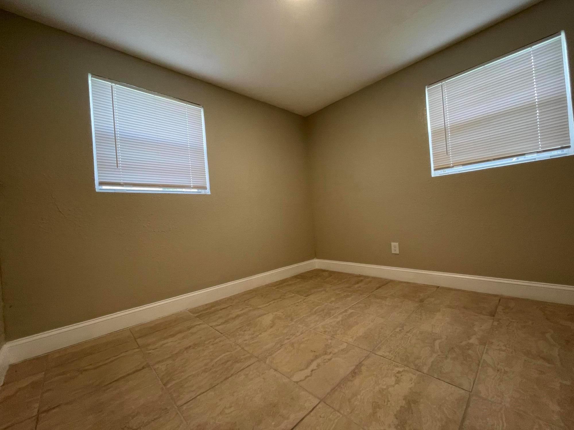 H J KINCY'S SUBDIVISION - Residential Lease