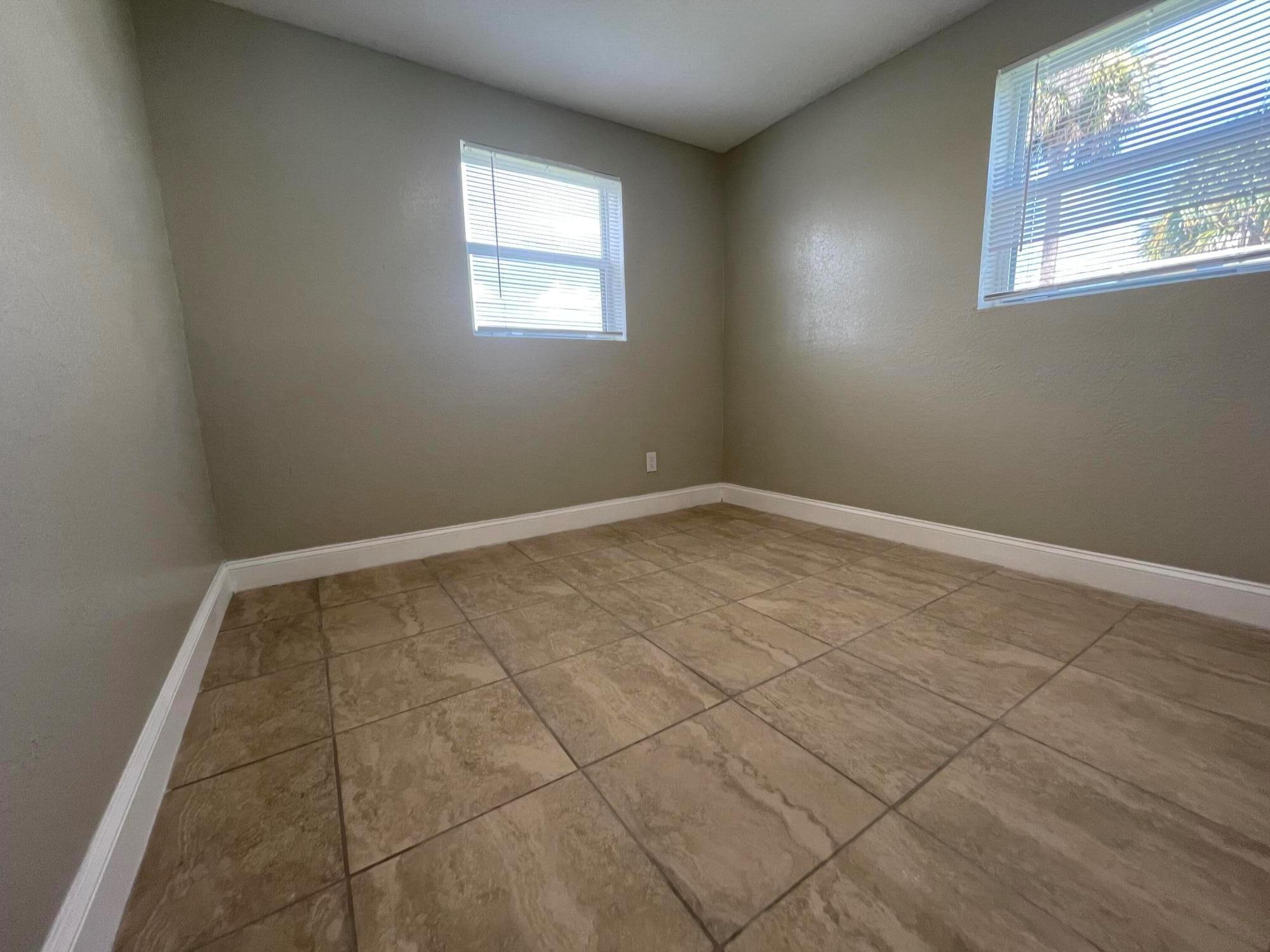 H J KINCY'S SUBDIVISION - Residential Lease