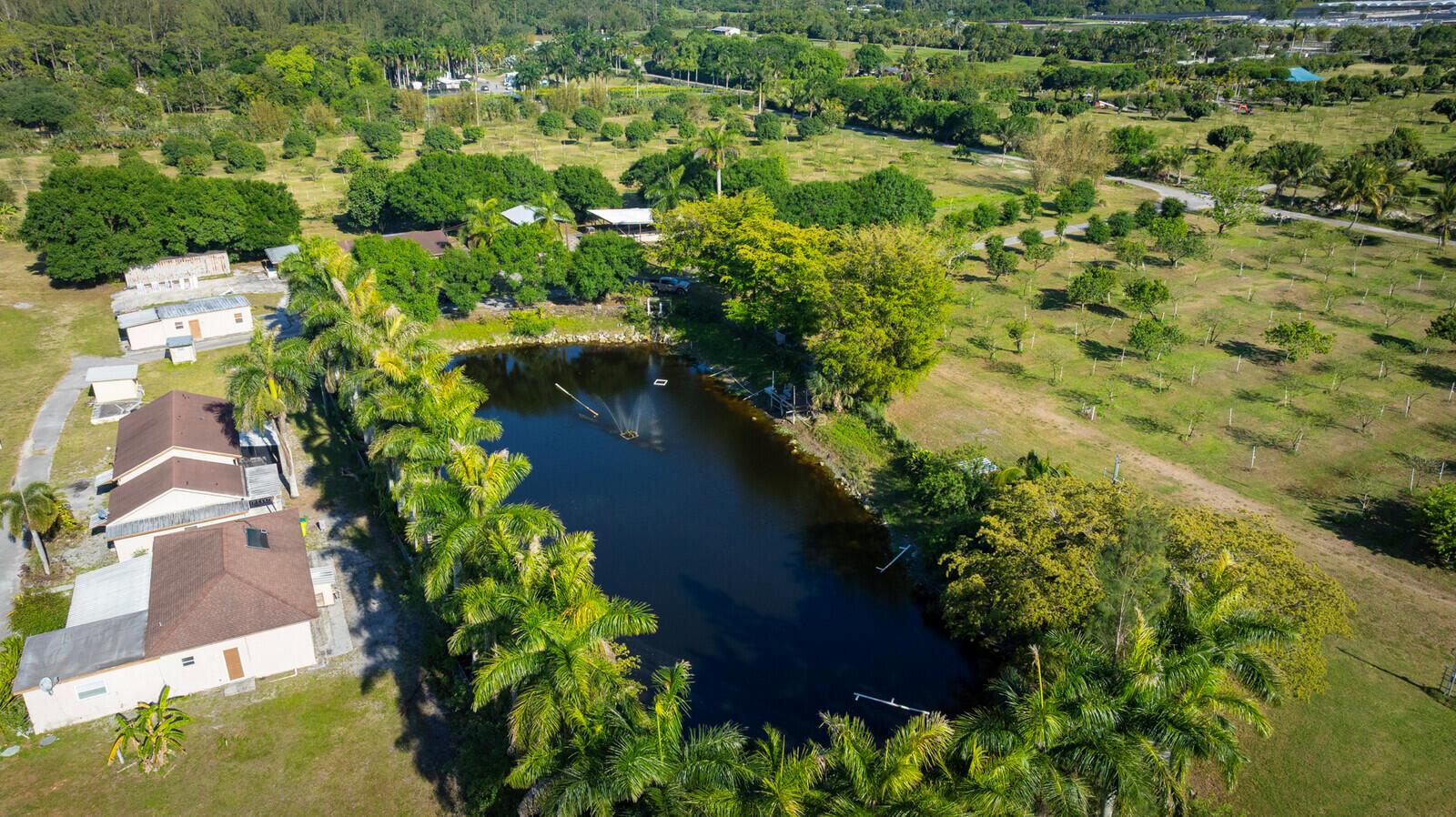 LOXAHATCHEE GROVES - Land