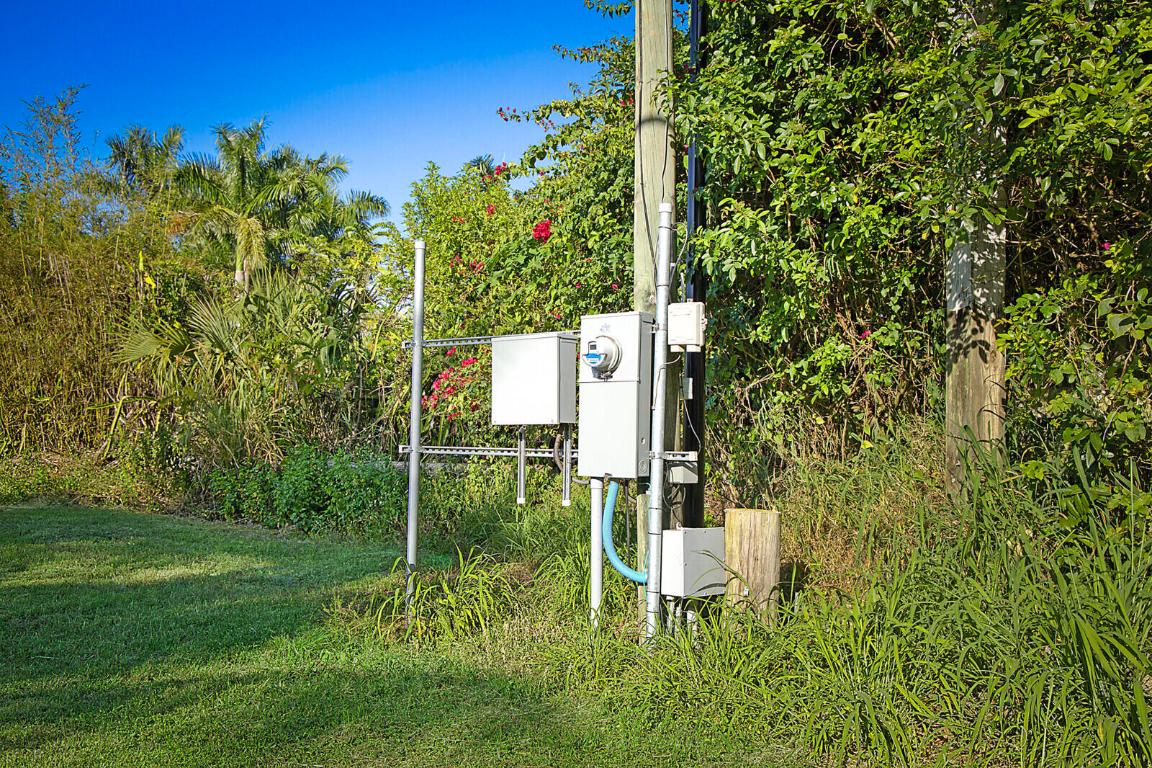 LOXAHATCHEE GROVES - Land