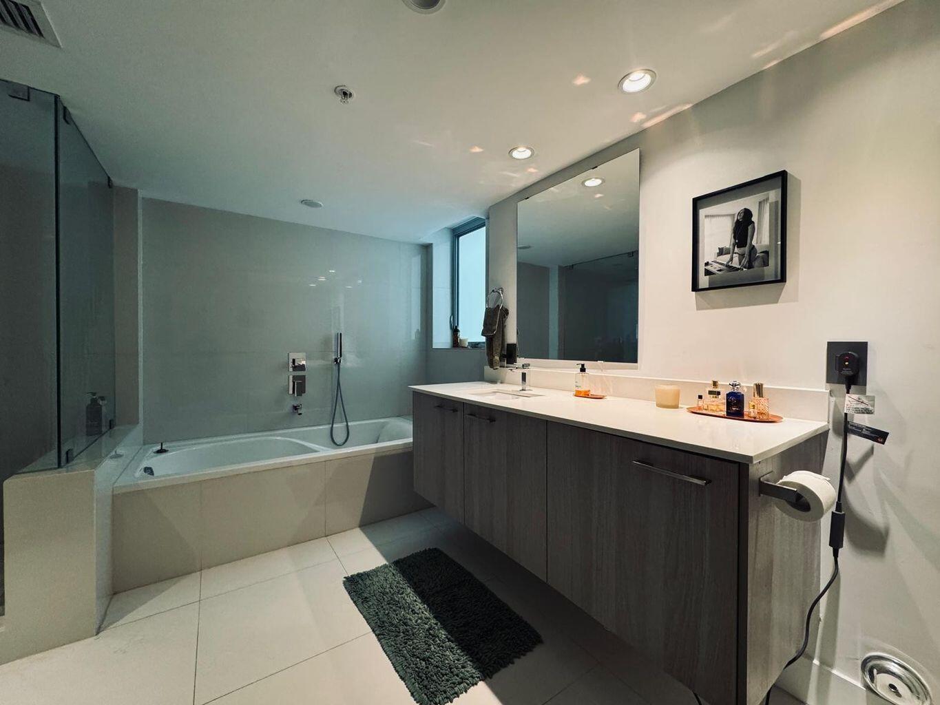 THE PALMS CONDO - Residential Lease