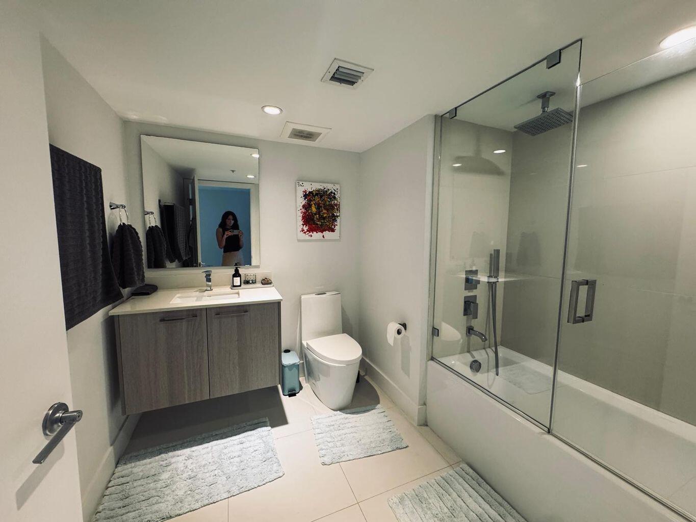 THE PALMS CONDO - Residential Lease