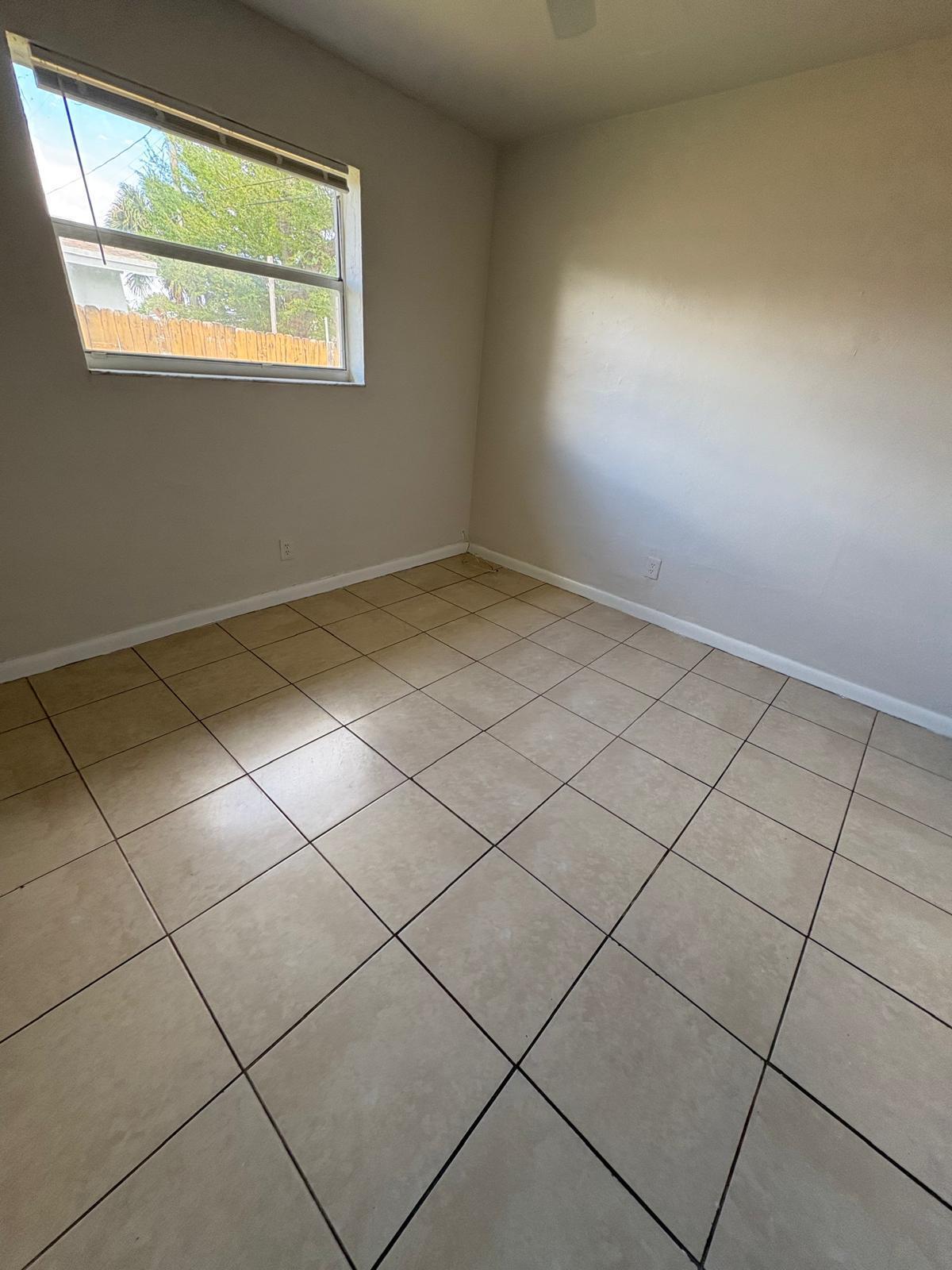 LINCOLN PARK FIFTH ADD - Residential Lease