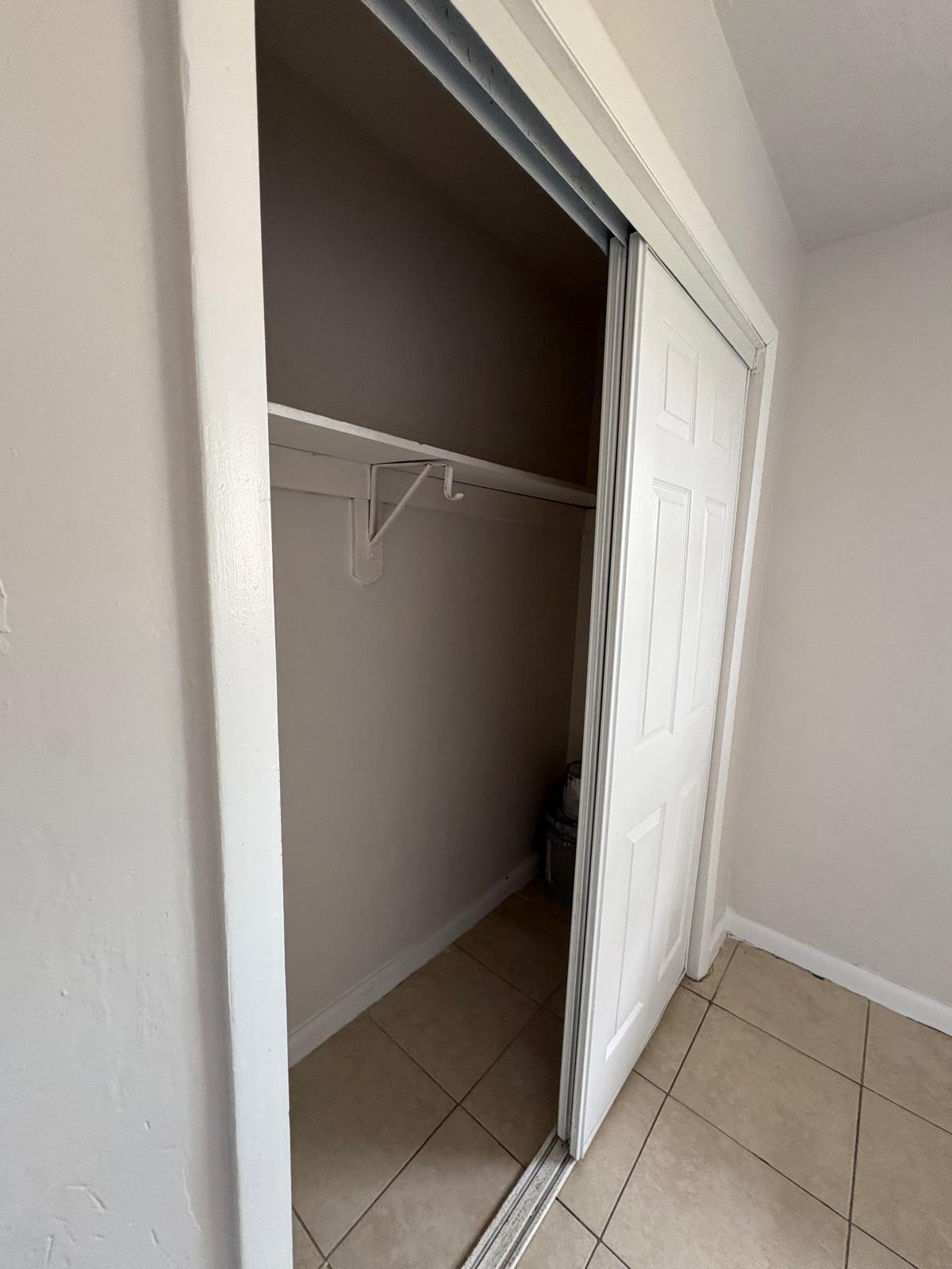 LINCOLN PARK FIFTH ADD - Residential Lease