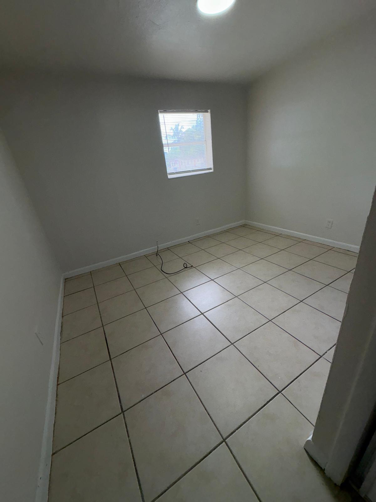 LINCOLN PARK FIFTH ADD - Residential Lease