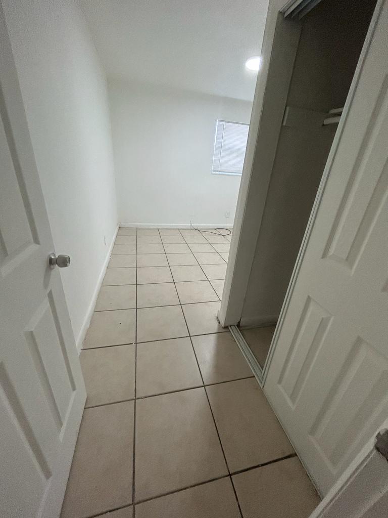 LINCOLN PARK FIFTH ADD - Residential Lease