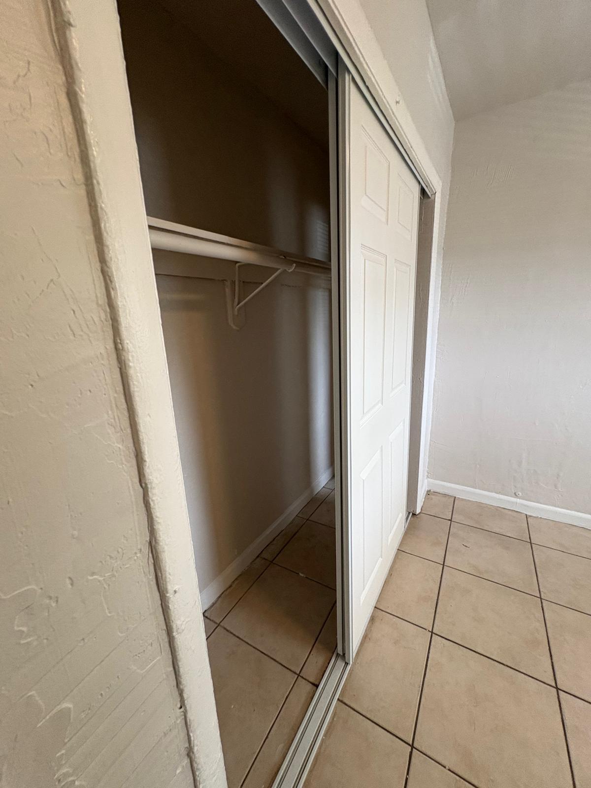 LINCOLN PARK FIFTH ADD - Residential Lease