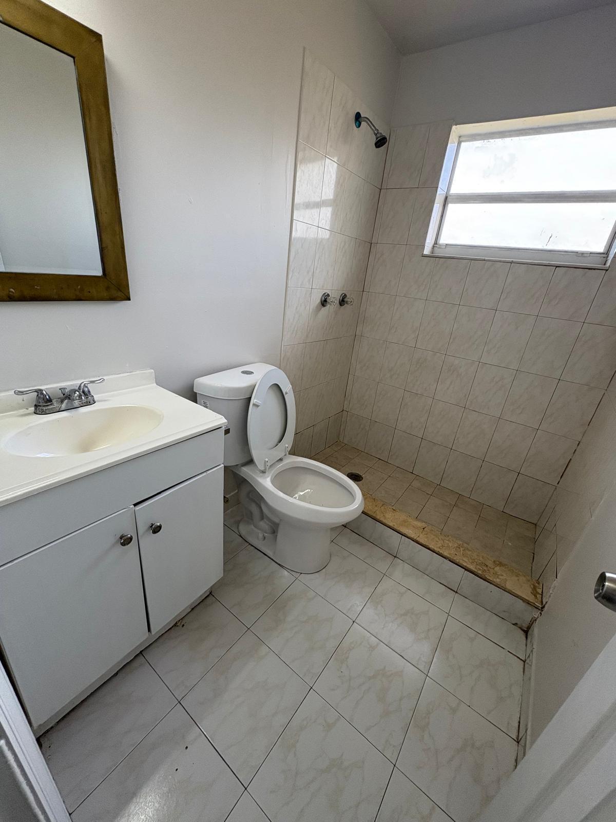 LINCOLN PARK FIFTH ADD - Residential Lease