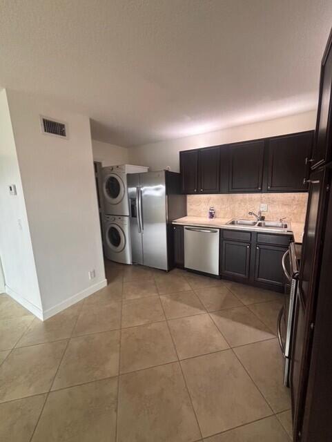 CHARTER CLUB OF PALM BEAC - Residential Lease