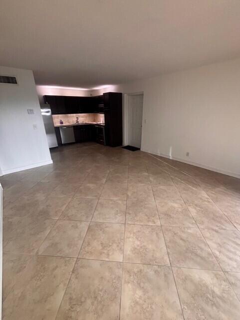 CHARTER CLUB OF PALM BEAC - Residential Lease