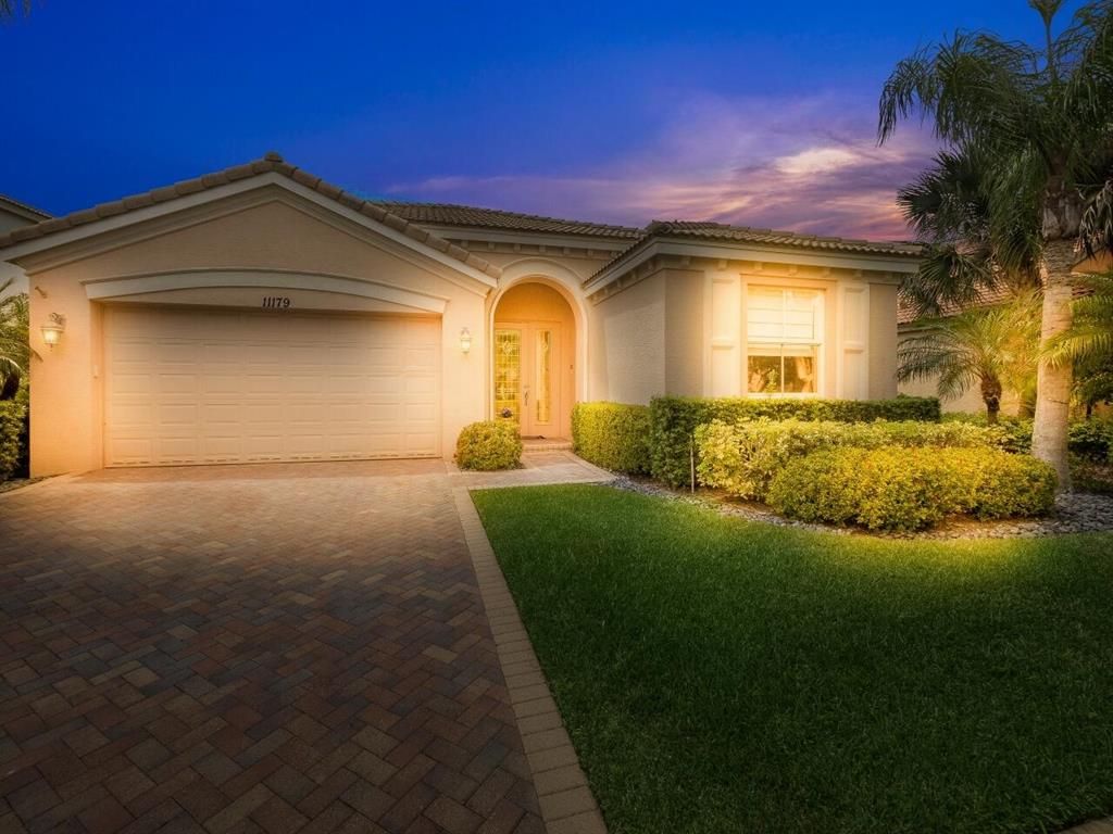 Photo of 11179 SW Springtree Terrace, Port Saint Lucie, FL 34987 (MLS # R10790518)