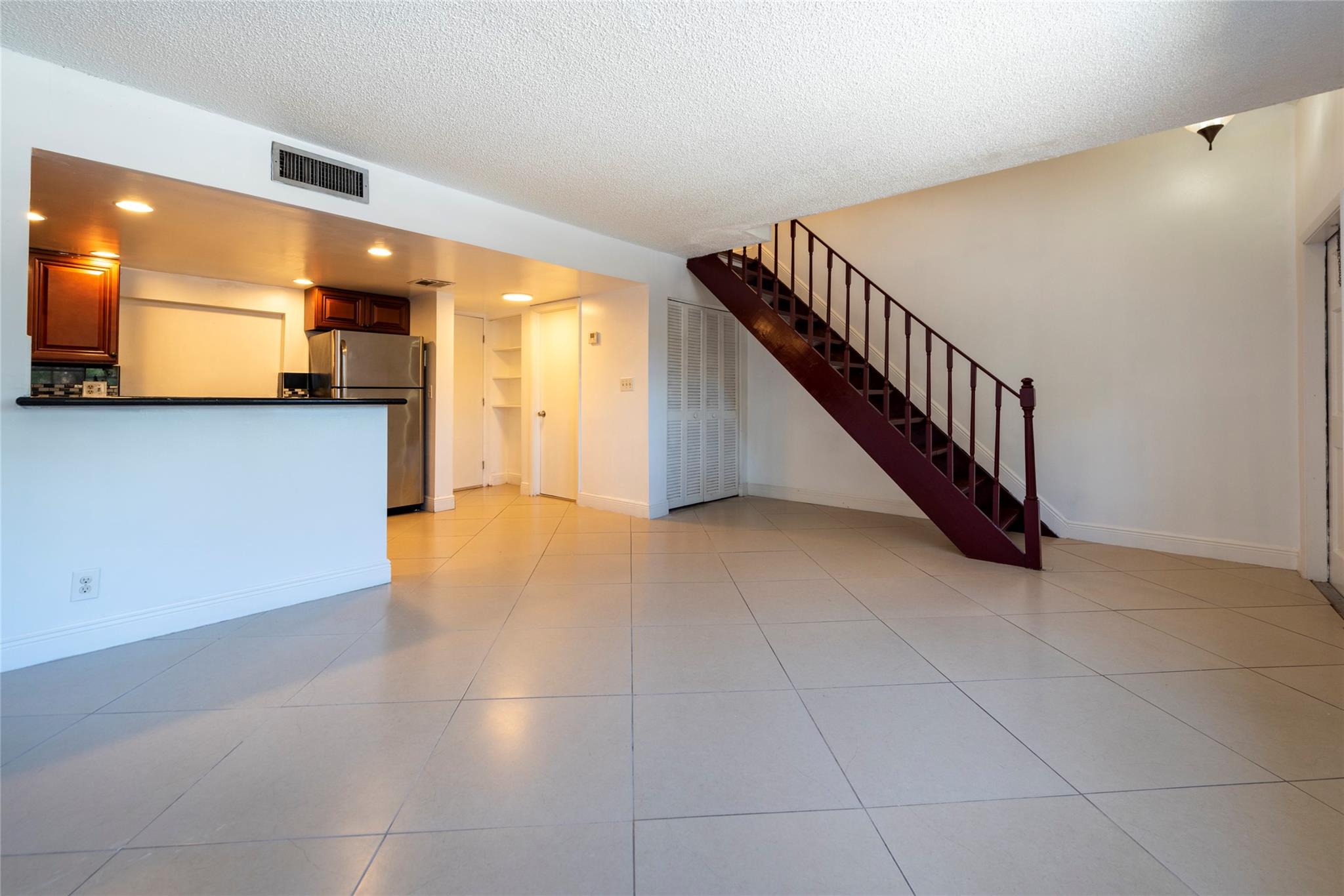 Welcome To This Beautiful Renovated 3 /2.5 Town House centrally located on north pine island road, Very Rare To Find , brand new Kitchen ,stainless steal appliances , dishwasher, microwave , tile floors throughout, wood staircase , renovated bathrooms , large walk-in closets , tank less water heather , Central A/C, washer And dryer in unit, community pool, tennis court , BBQ area, Screened Patio , assigned Parking And Much More !
HOA 1-2 weeks approval.