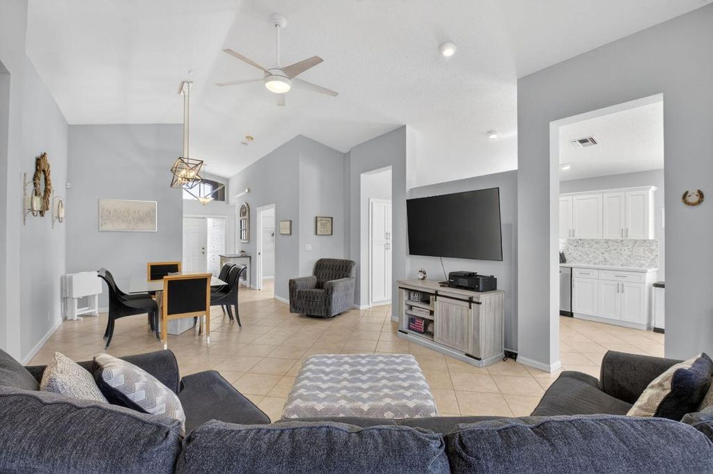 Photo of 11593 Pallas Drive, Boynton Beach, FL 33437 (MLS # R11152351)