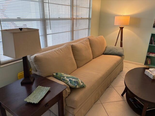 CEBNTURY VILLAGE - Residential Lease