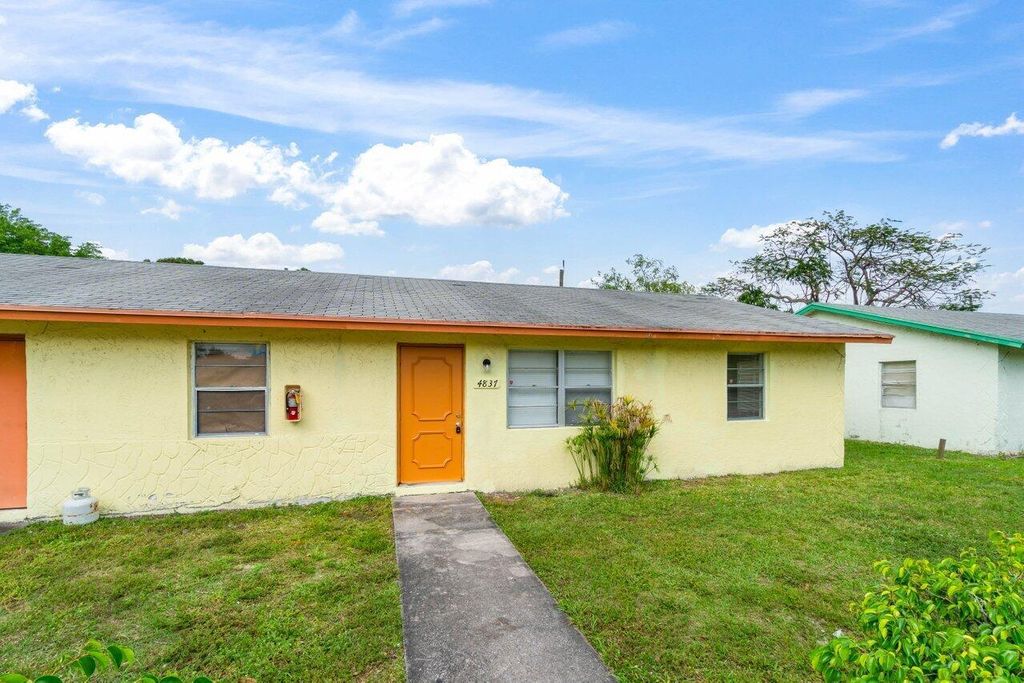 Photo of 4837 Gulfstream Road, Lake Worth, FL 33461 (MLS # R10973744)