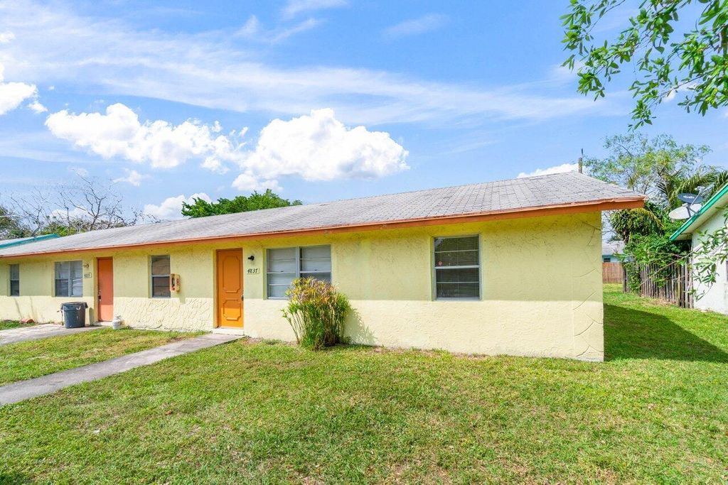 Photo of 4837 Gulfstream Road, Lake Worth, FL 33461 (MLS # R10973744)