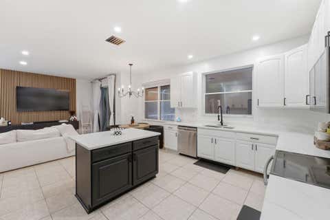 Tiny photo for 12172 Glenmore Drive, Coral Springs, FL 33071 (MLS # B26048144)