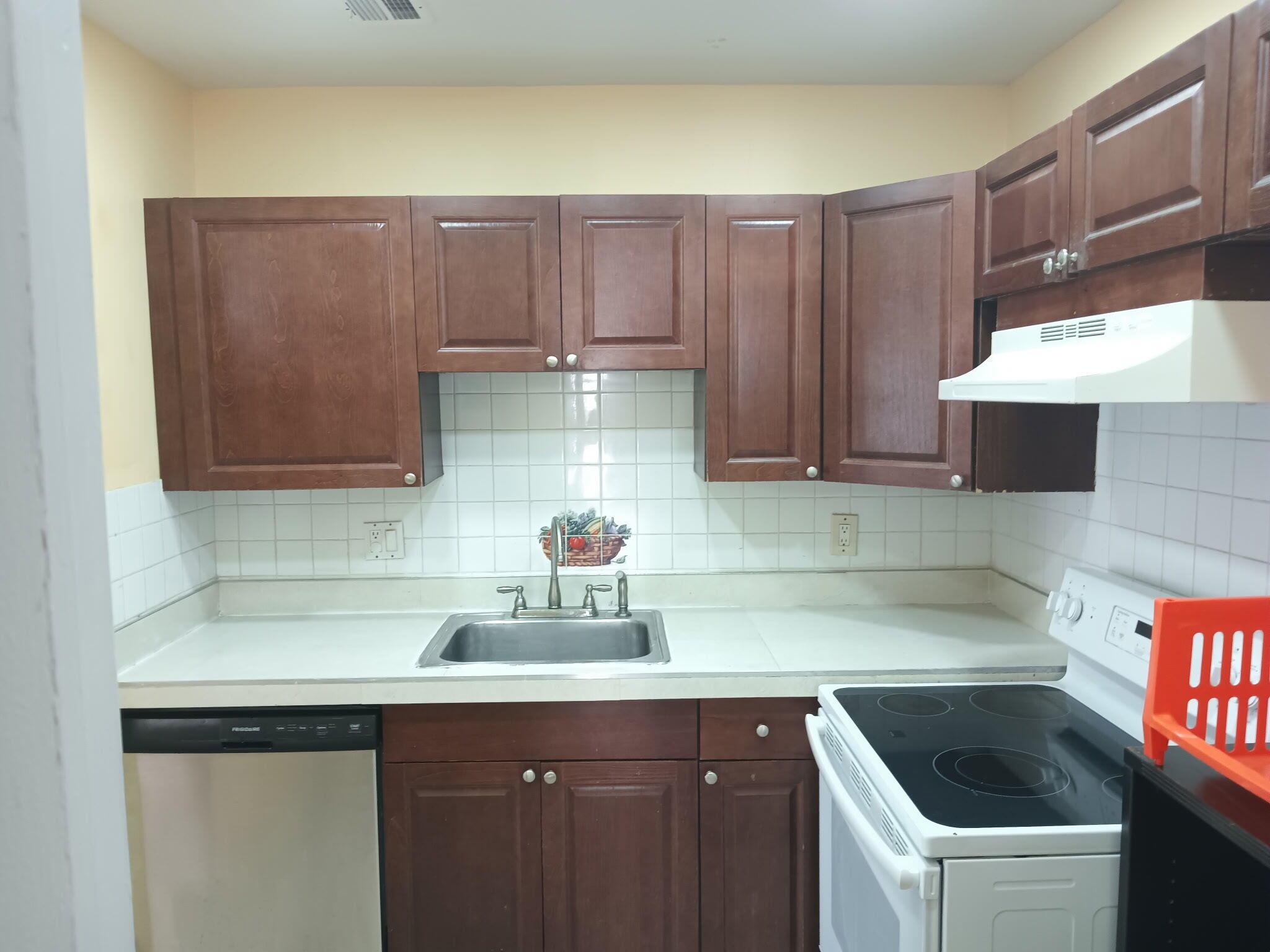 SPANISH OAKS CONDO - Residential Lease