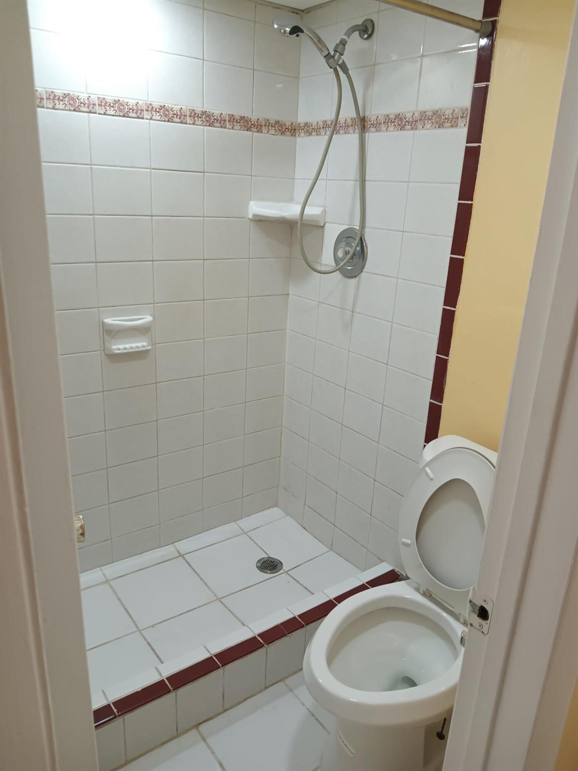 SPANISH OAKS CONDO - Residential Lease