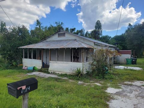 A home in Okeechobee