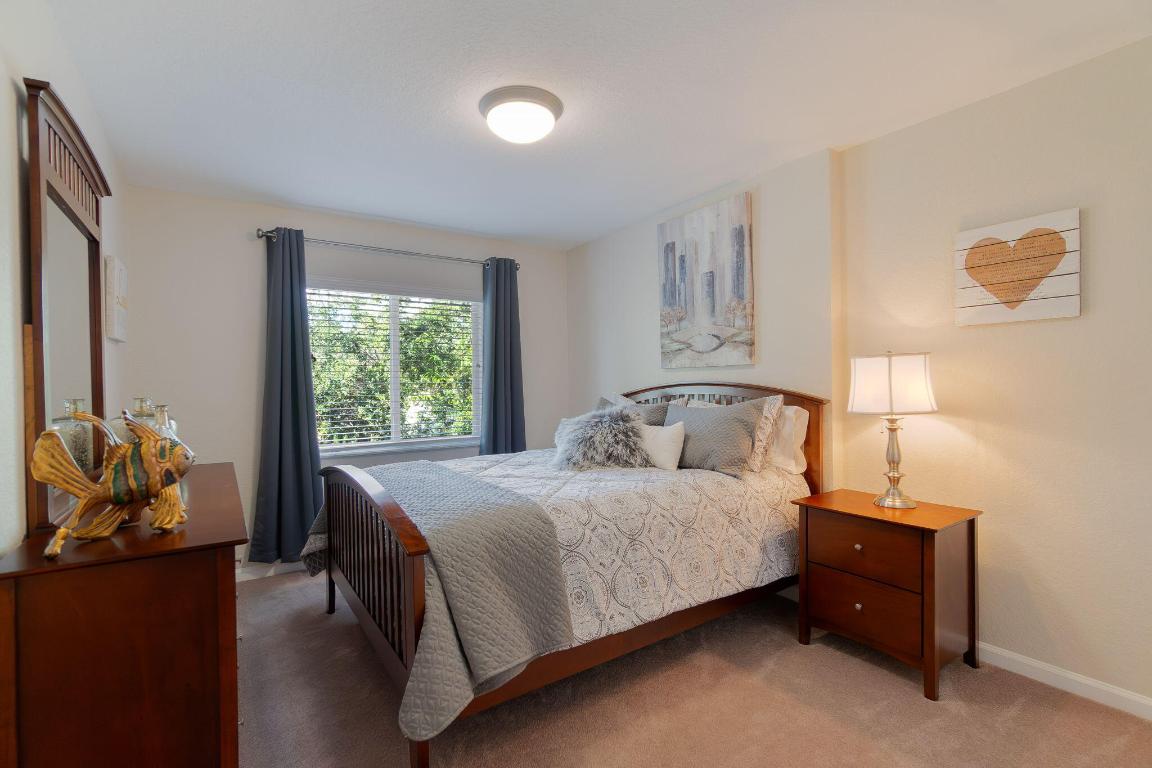 THOUSAND OAKS - Residential