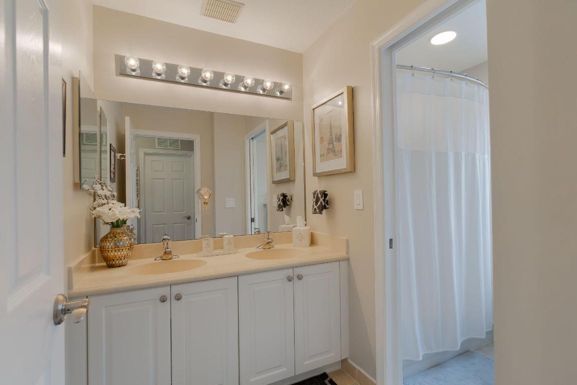 THOUSAND OAKS - Residential