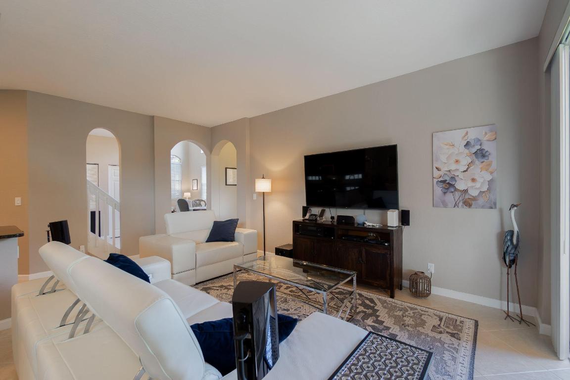 THOUSAND OAKS - Residential