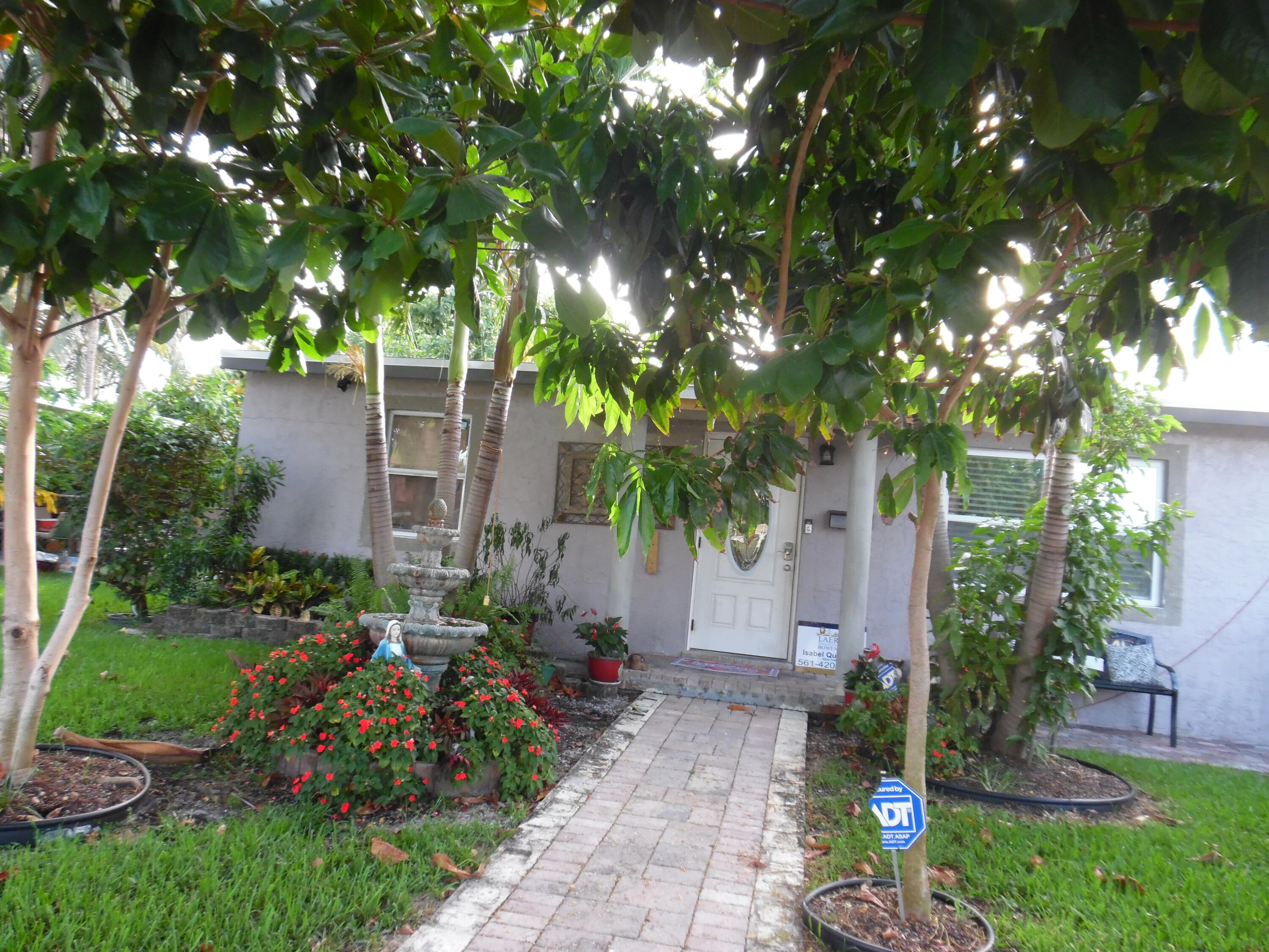 Updated 3 bedroom/2 bath CBS home. Spacious master suite, with walking closet and separate sitting area. Updated bathrooms. Kitchen updated with newer cabinets, granite counter tops, and newer appliances. Newer A/C unit. Relax in the backyard offering privacy and beautiful new landscaping. Just minutes to downtown or Lake Worth beach!