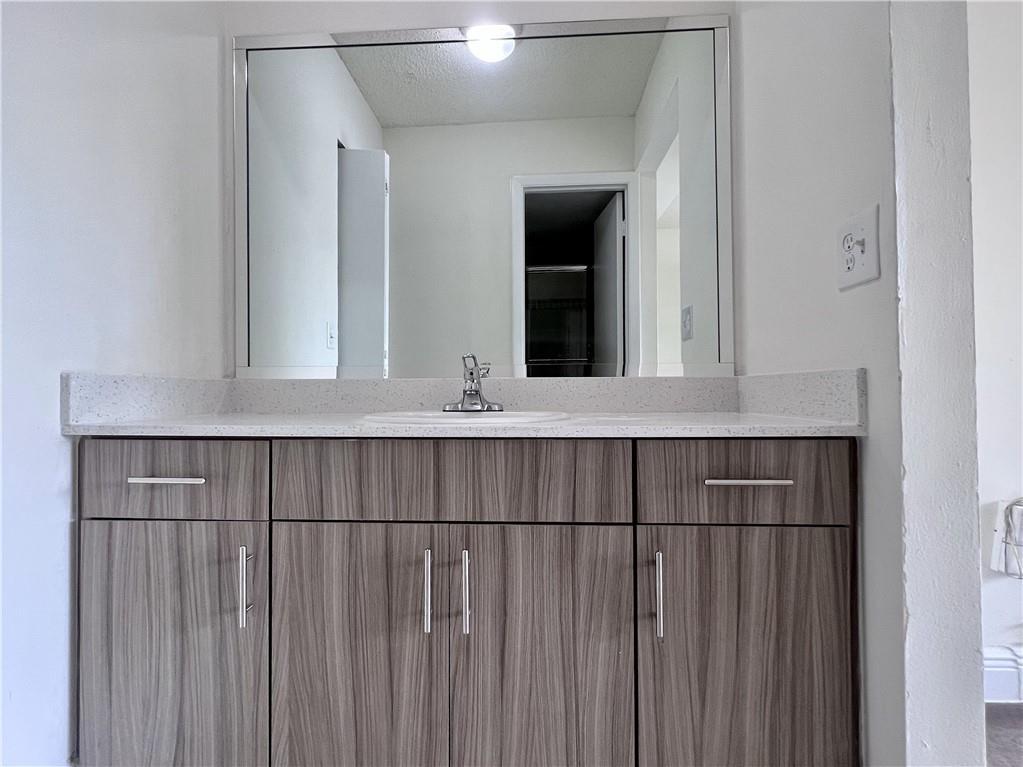 Country Club Towers - Residential Lease