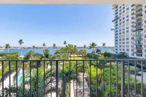 1801 S Flagler Drive Unit 410, West Palm Beach, FL MLS: R11082010