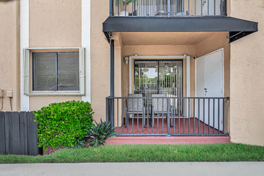 6043 10th Avenue N 129, Greenacres FL 33463