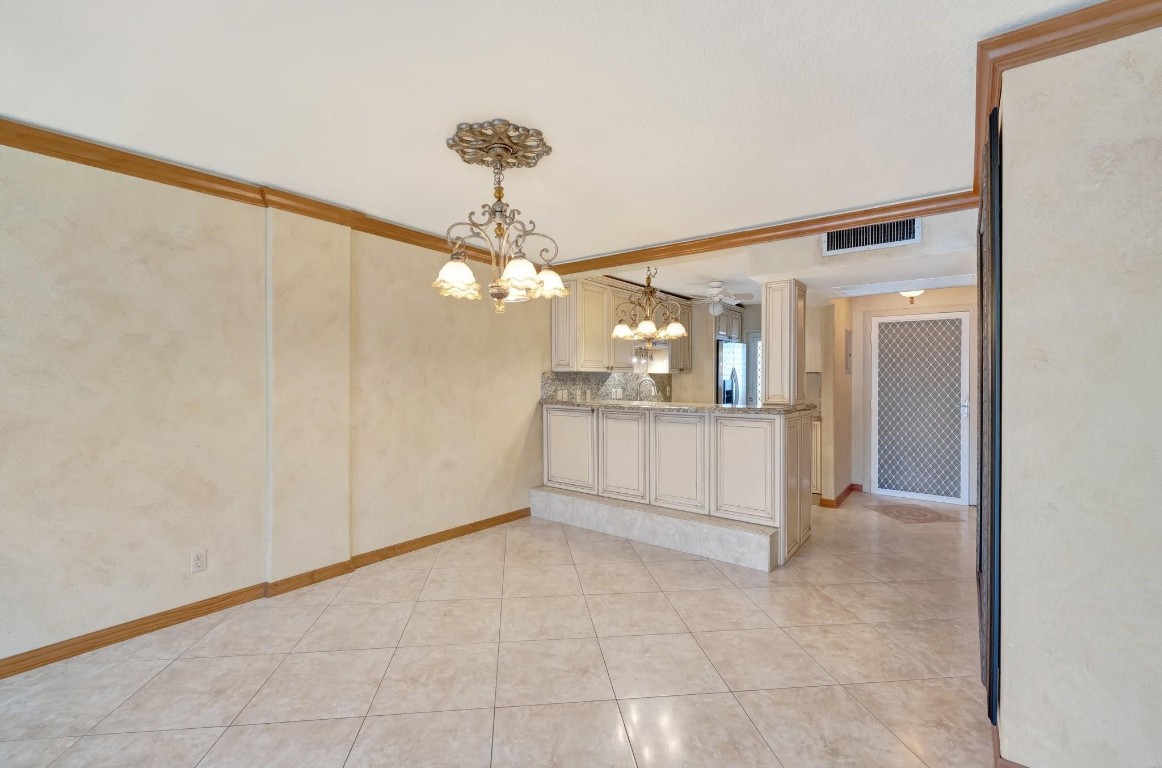 LIGHTHOUSE POINT PLAZA - Residential