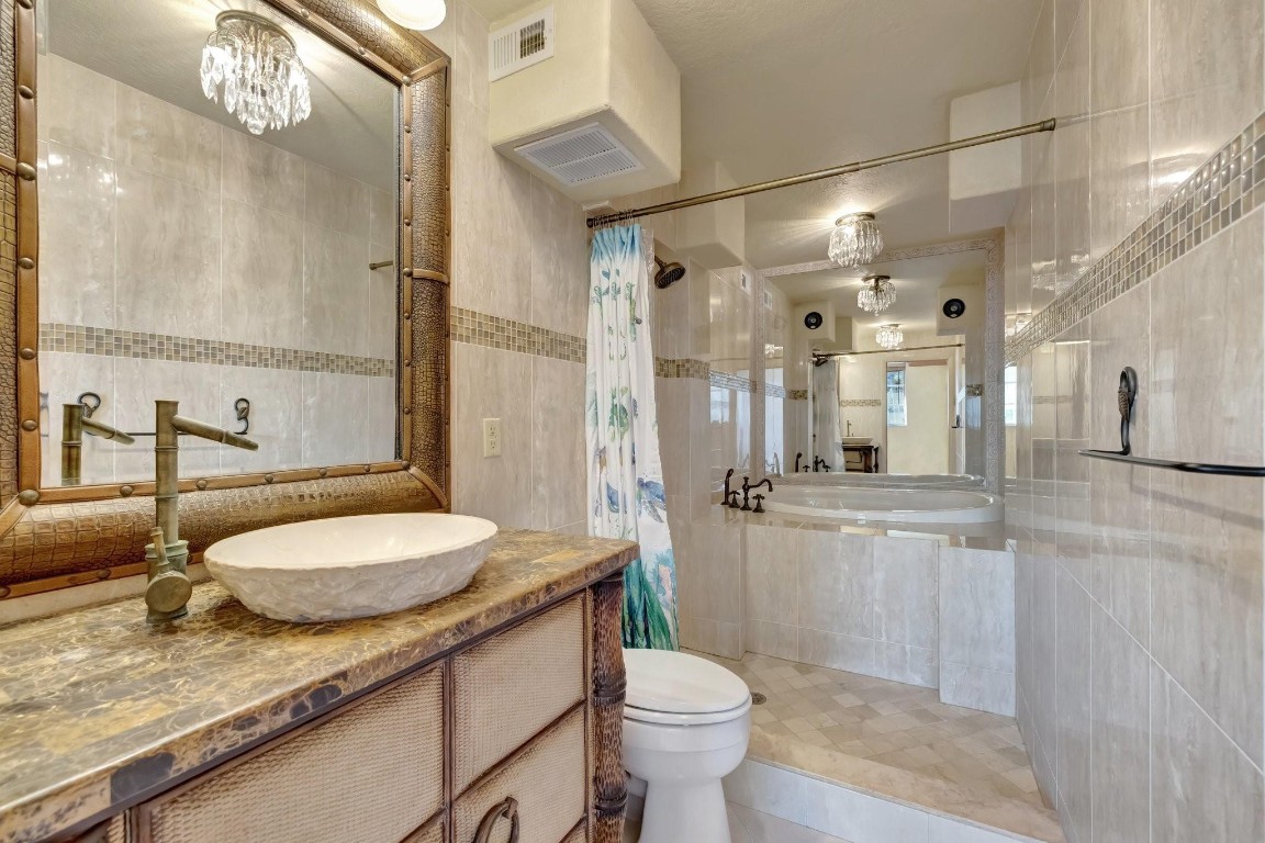 LIGHTHOUSE POINT PLAZA - Residential