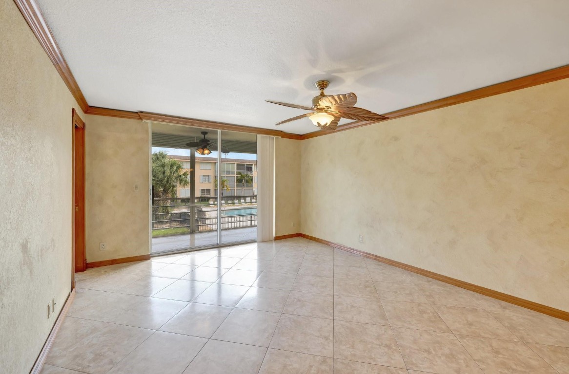 LIGHTHOUSE POINT PLAZA - Residential