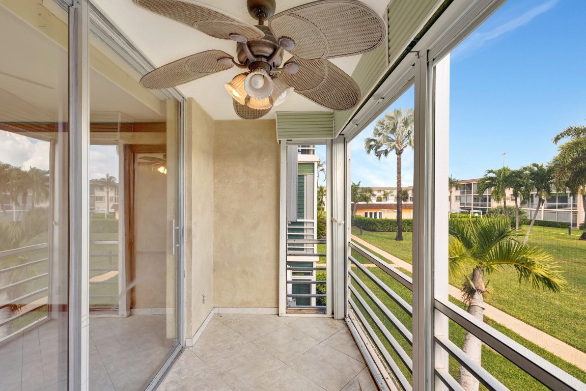 LIGHTHOUSE POINT PLAZA - Residential