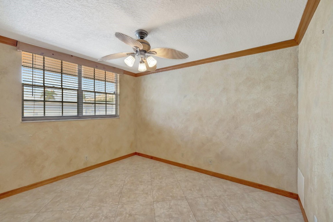 LIGHTHOUSE POINT PLAZA - Residential