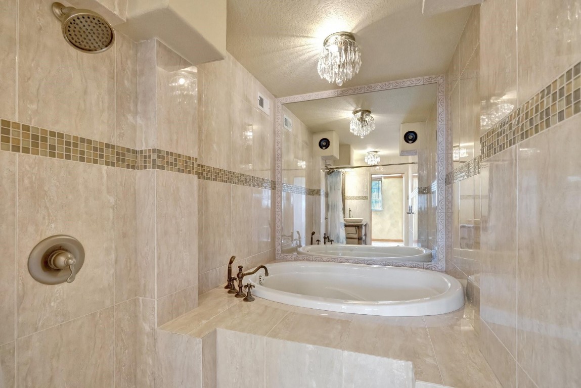 LIGHTHOUSE POINT PLAZA - Residential