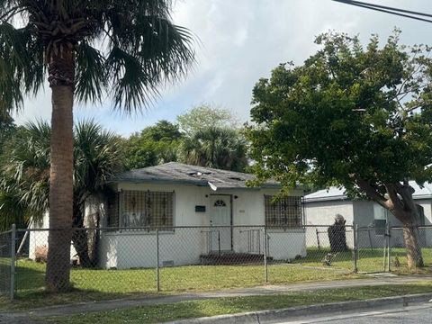 1015 Windsor Avenue West Palm Beach FL 33401