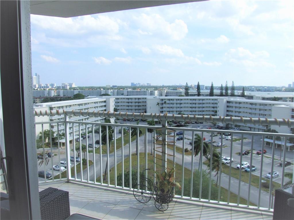 Del Prado Condo - Residential