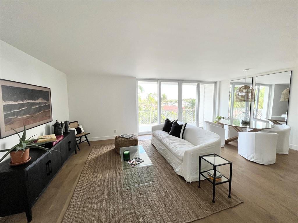 ISLAND HOUSE CONDO - Residential