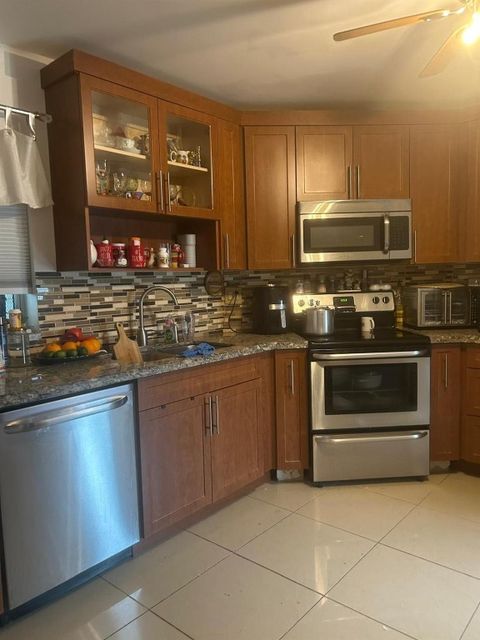 3 Greenway Village Royal Palm Beach FL 33411