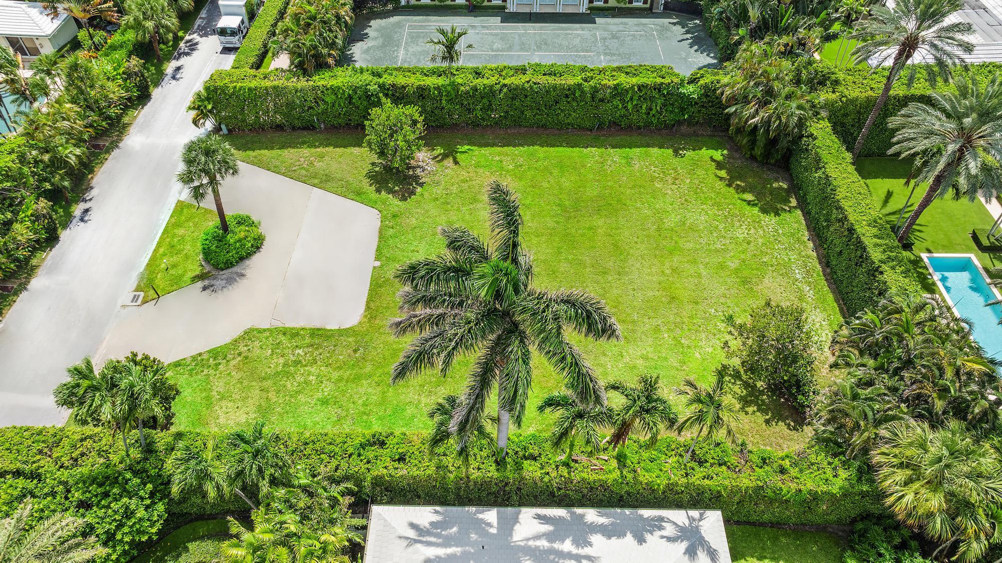 254 N Woods Road, Palm Beach, FL, 33480/$9,900,000 1 254 N Woods Road
