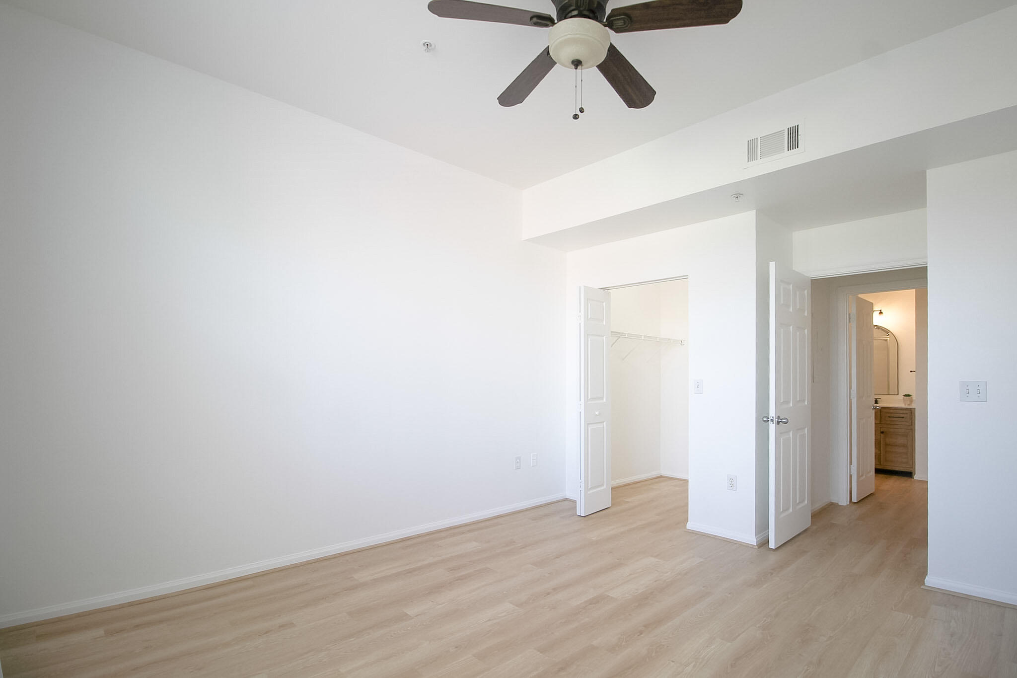 ST ANDREWS AT POLO CLUB CONDO - Residential Lease