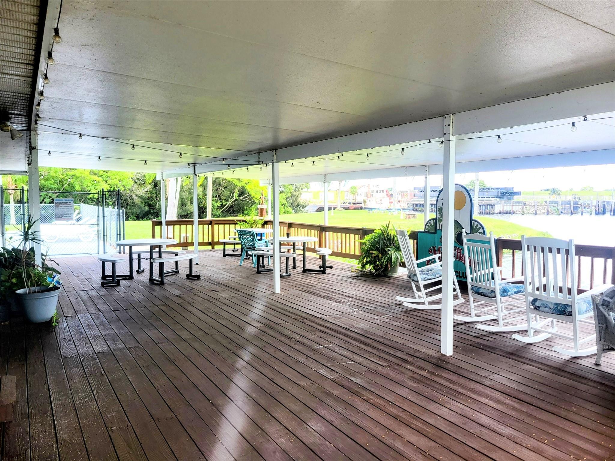 Moore Haven Yacht Club - Land