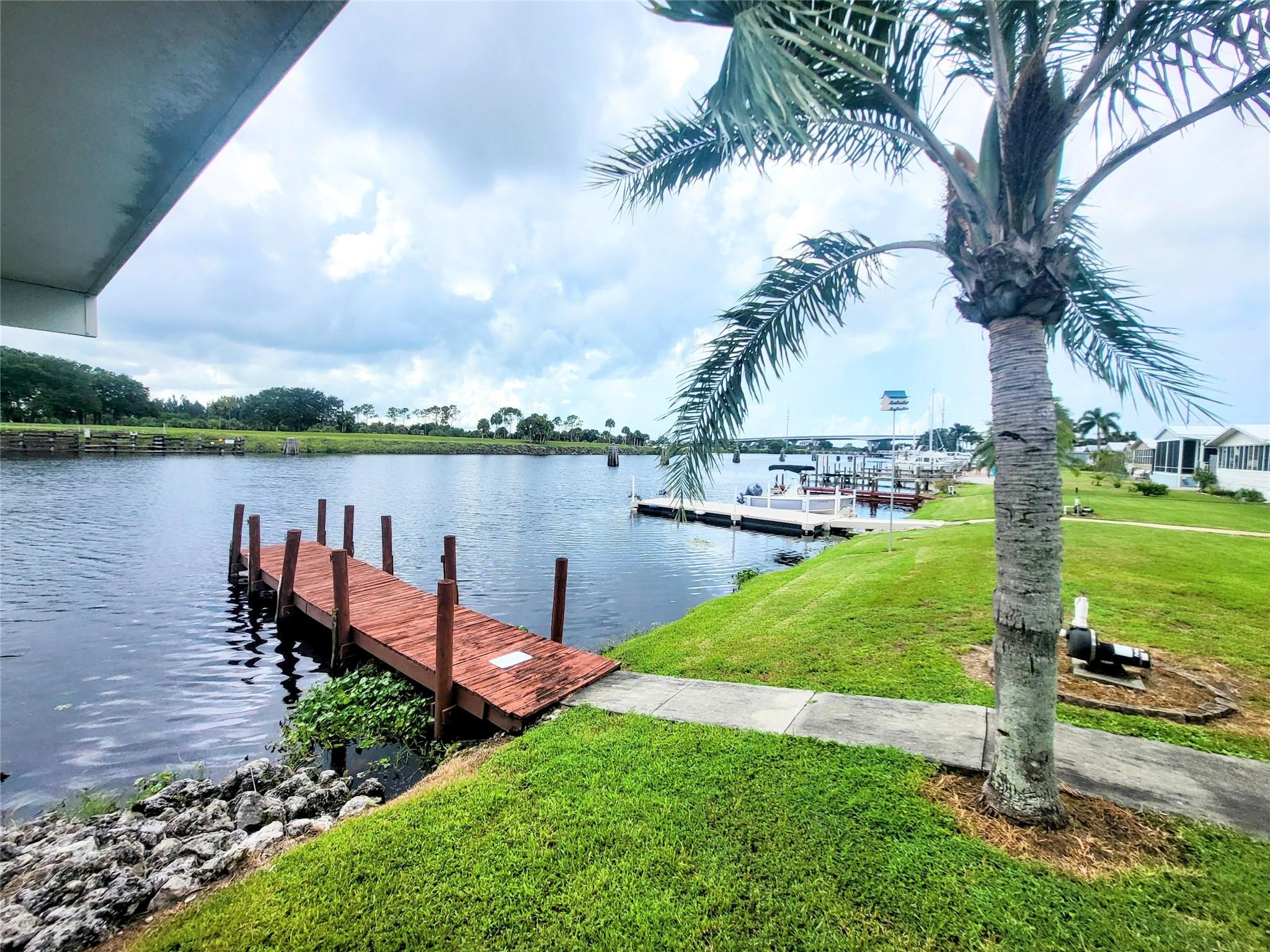 Moore Haven Yacht Club - Land